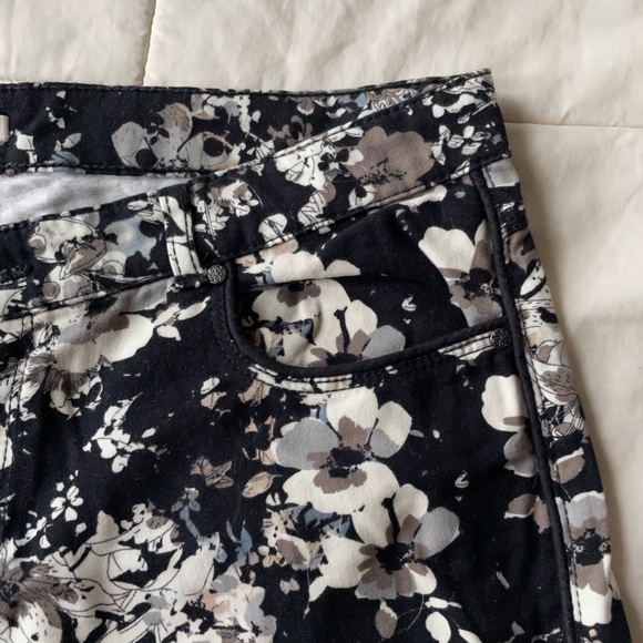Camaïeu Floral Jeans - Picture 7 of 15